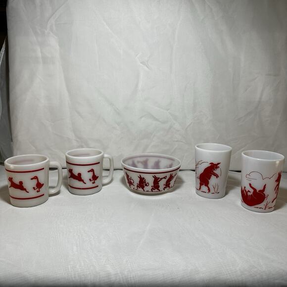 MCM Hazel Atlas Milk Glass 4 Childs Cups 1 Bowl Farm Animals Red & White - Picture 1 of 16